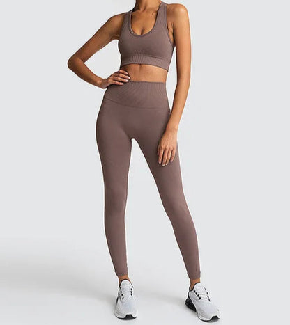 Conjunto Deportivo con Top de Tirantes Anchos y Calza Ref: 1032